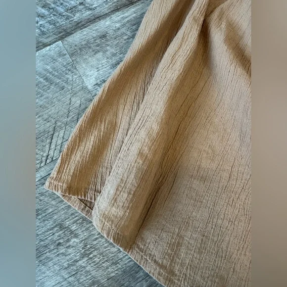 Old Navy size LARGE tan top, puffy sleeve-elastic cuff - Picture 4 of 13